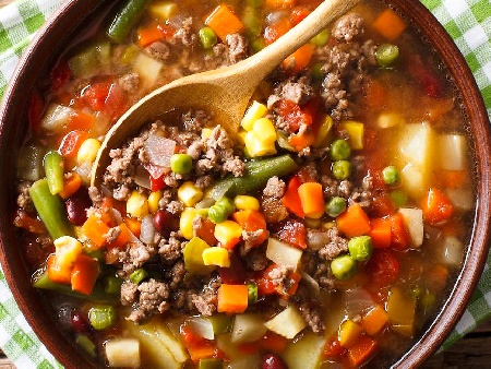 Супа с телешка кайма, домати, царевица, зелен фасул и грах - снимка на рецептата
